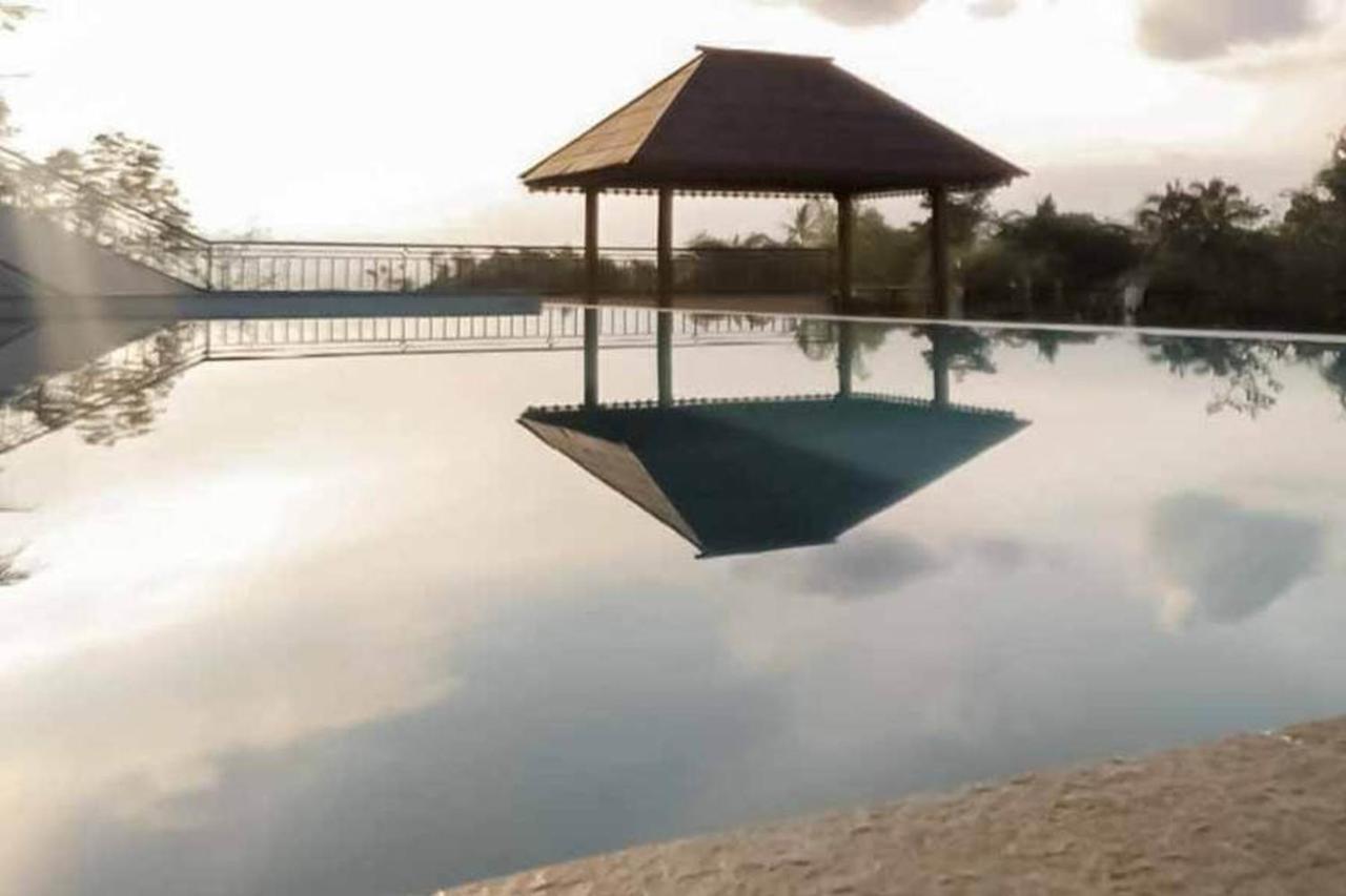 Hotel Malang Hill Syariah Redpartner Esterno foto