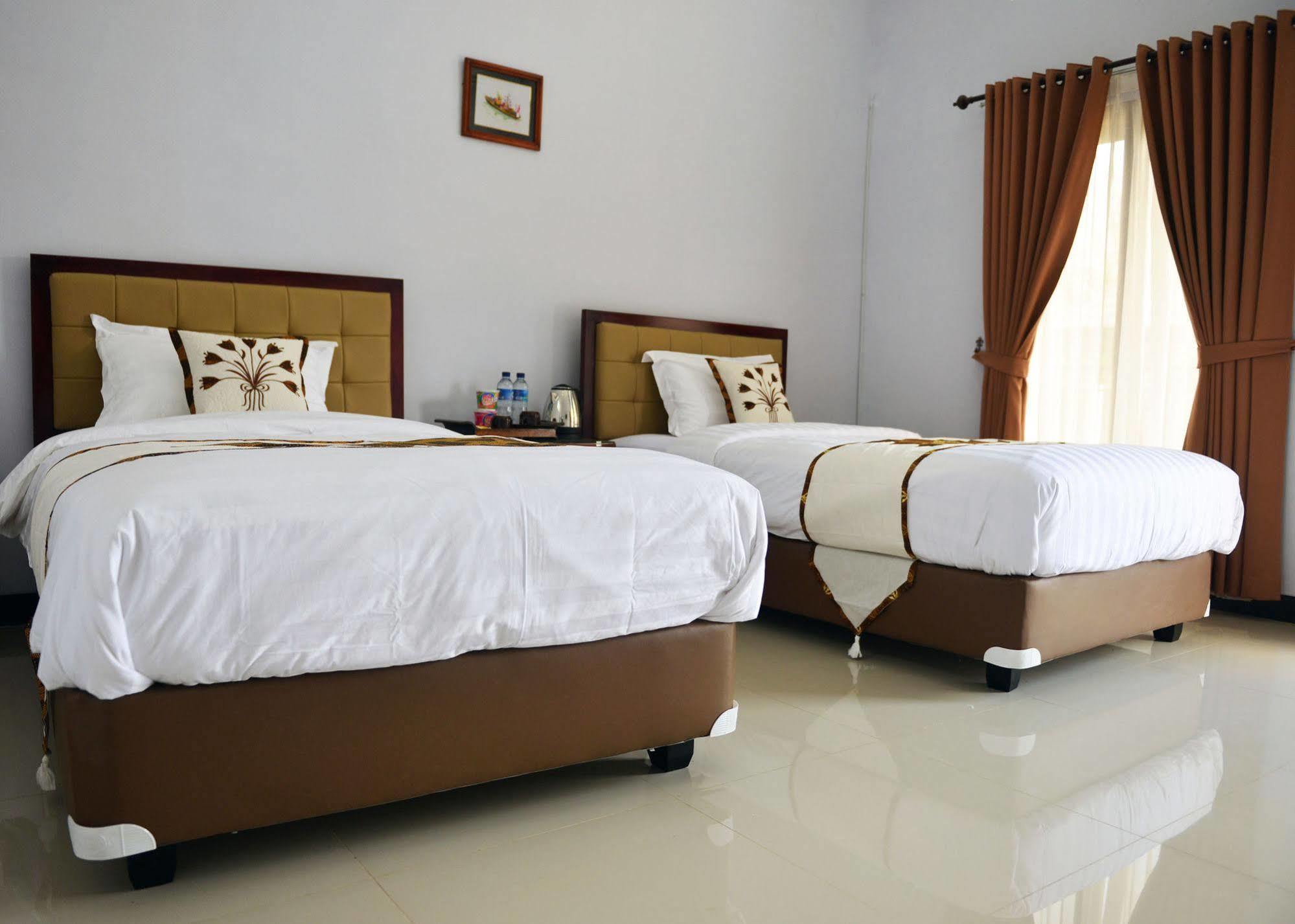 Hotel Malang Hill Syariah Redpartner Esterno foto
