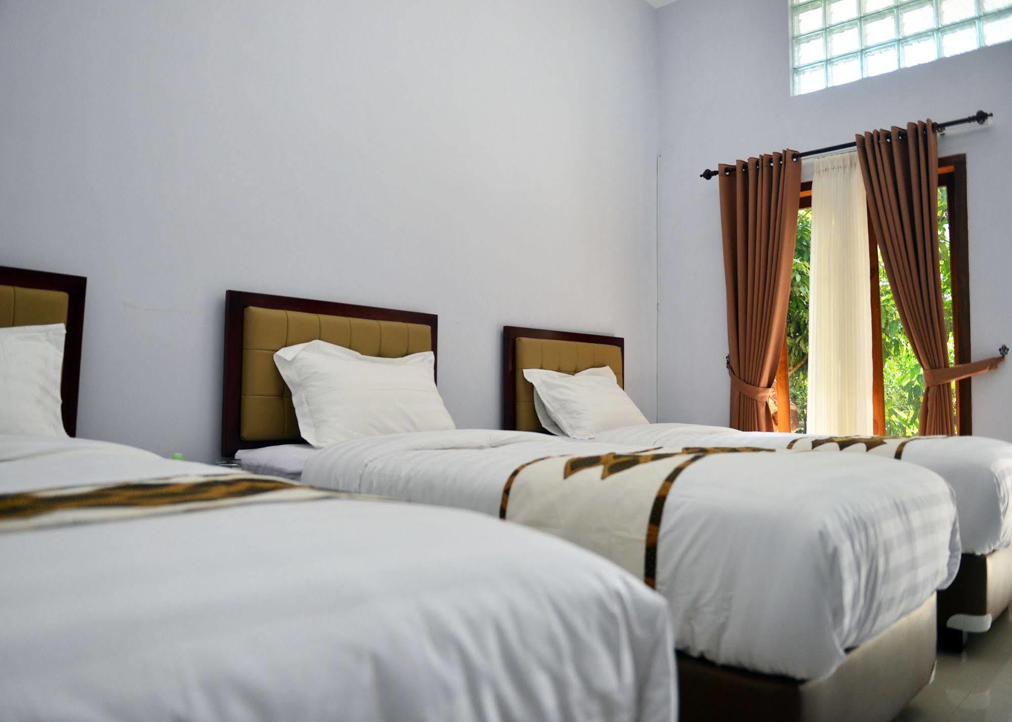 Hotel Malang Hill Syariah Redpartner Esterno foto