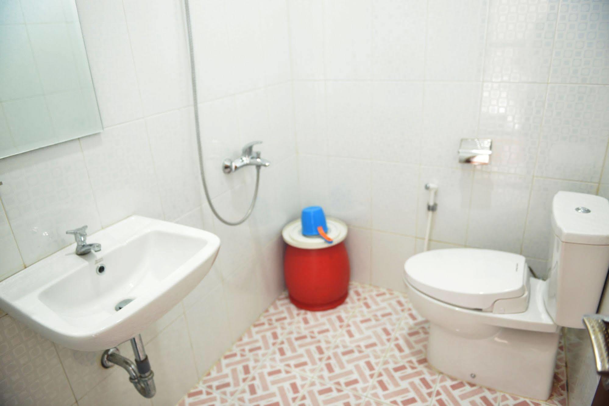 Hotel Malang Hill Syariah Redpartner Esterno foto
