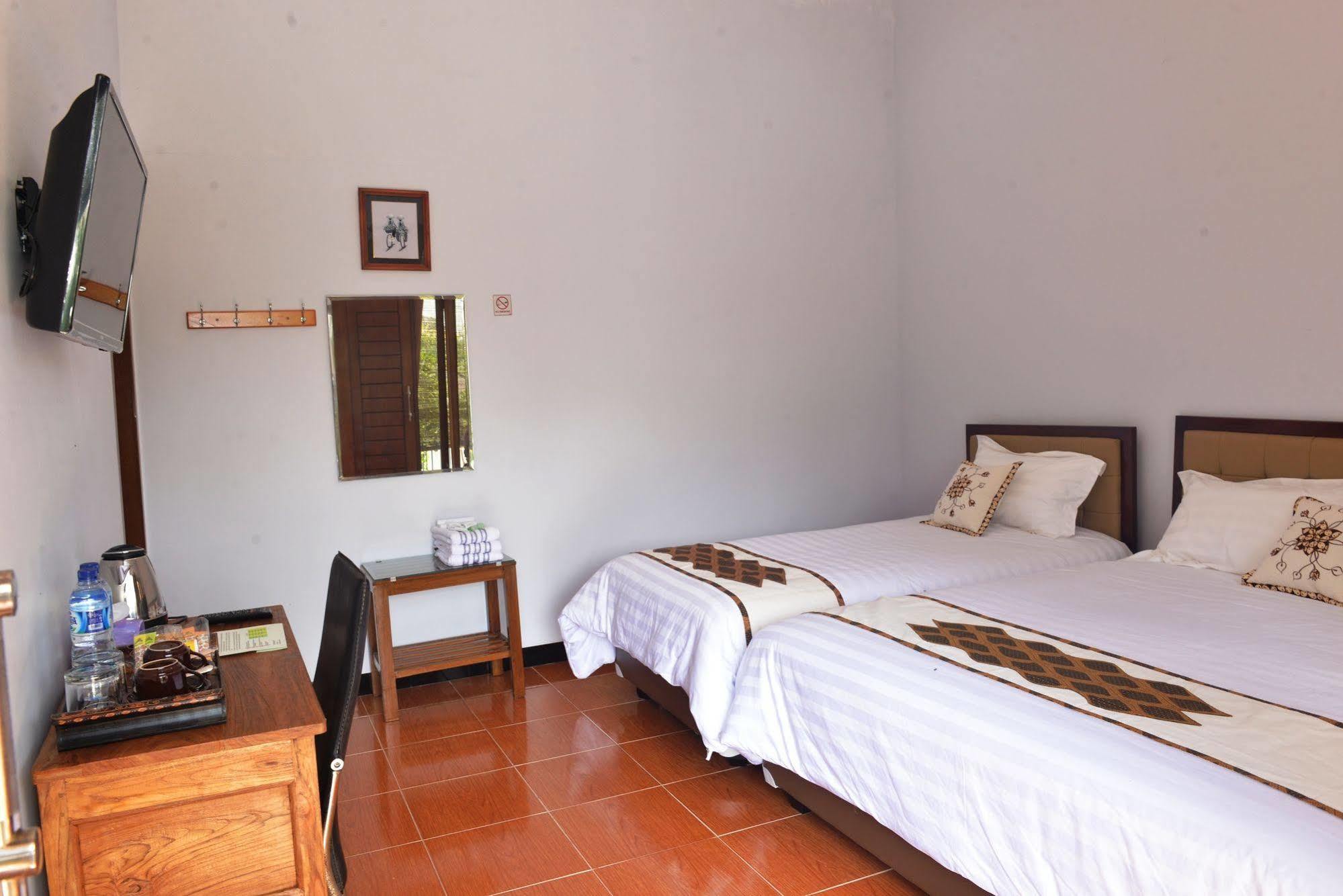 Hotel Malang Hill Syariah Redpartner Esterno foto